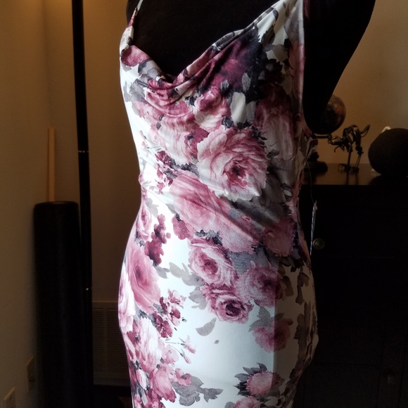 Windsor Dresses & Skirts - Windsor romantic pink floral formal sheath dress